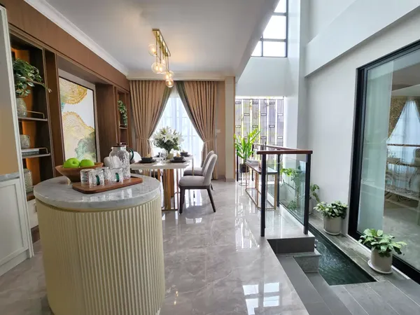 Interior Ruang Makan Elegan